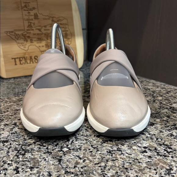 Clarks Un Rio Cross Stone Slip on Ballet Flat Sneaker Size 10 - Picture 3 of 9